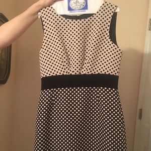 Like new Tahari ASL size 10 sheath dress
